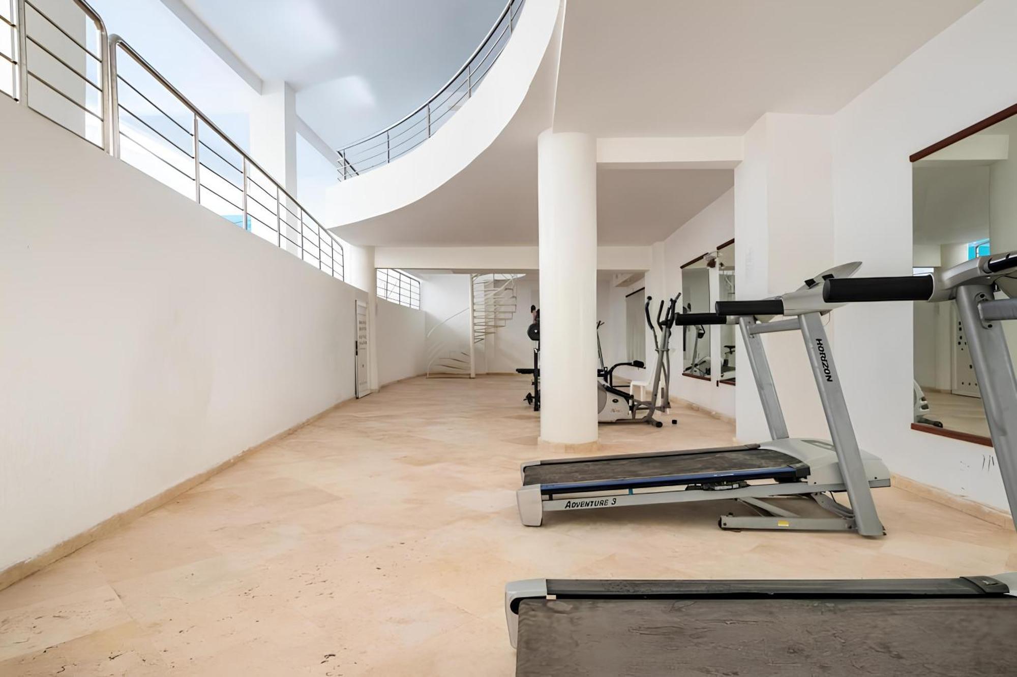 C-Appartement De Luxe Plein Centre De Gueliz Avec Piscine Parking Wifi Netflix Marrakesh Buitenkant foto